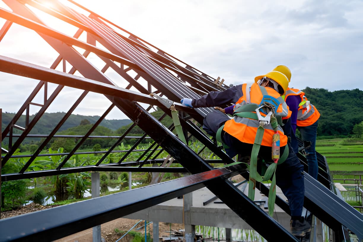 roofing-contractor Construction worker wearing safety harness